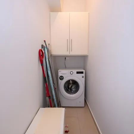 Lux 1-bedroom Condo-l&l Refuge Apartmán
